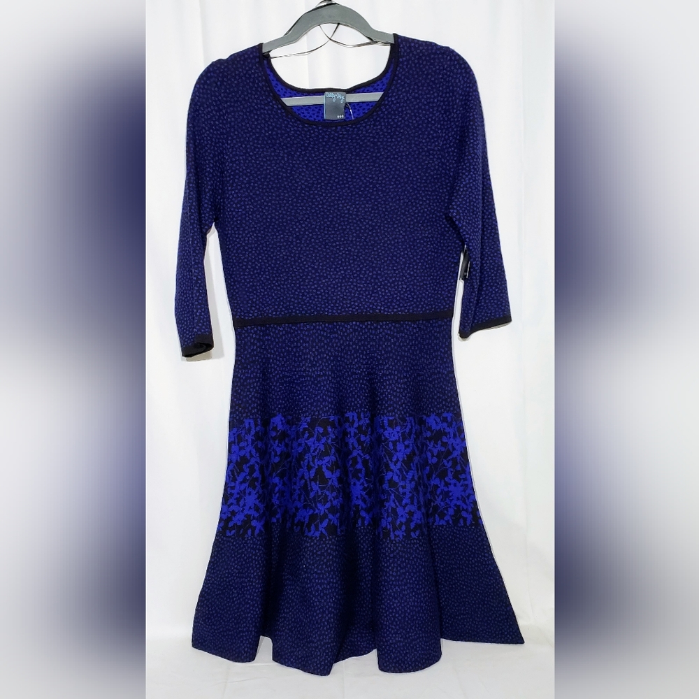 Gabby Skye black and royal blue, fit and flare, 3/4 sleeve dress. Sz. Large.